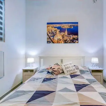 5 Minutes Walk To The Capital Floriana