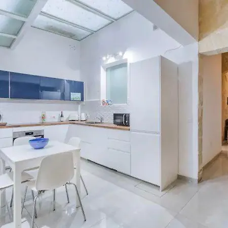 Appartement 5 Minutes Walk To The Capital *