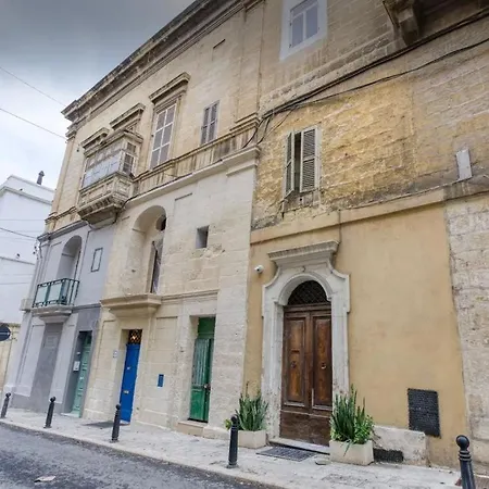 5 Minutes Walk To The Capital Floriana