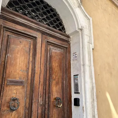 5 Minutes Walk To The Capital Appartamento *