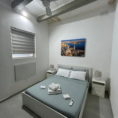 5 Minutes Walk To The Capital Appartamento Floriana