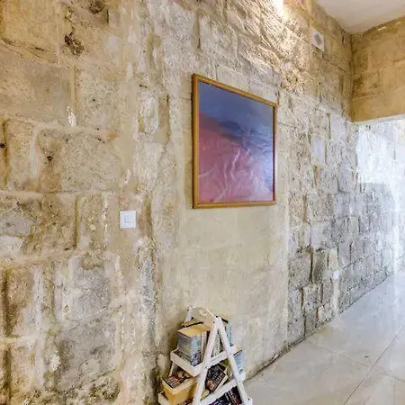 5 Minutes Walk To The Capital شقة إيل فورجانا