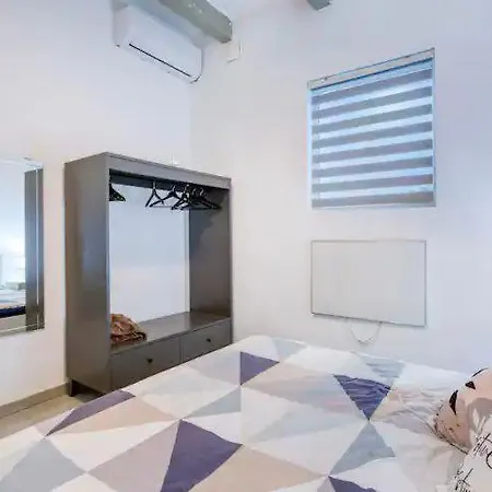 Apartment 5 Minutes Walk To The Capital Il-Furjana