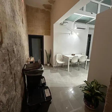 Apartment 5 Minutes Walk To The Capital Il-Furjana