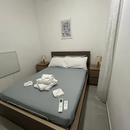 5 Minutes Walk To The Capital