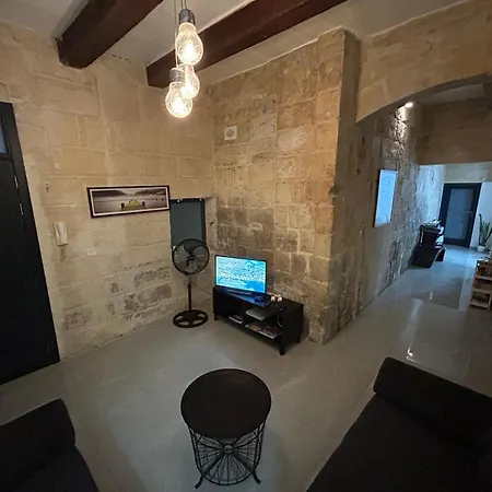 5 Minutes Walk To The Capital Apartment *